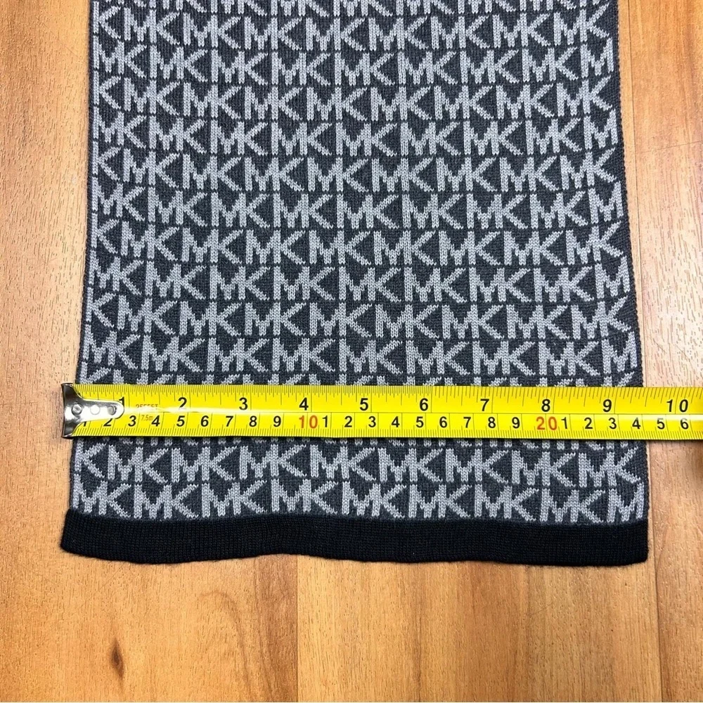 Michael‎ Women’s Kors Black and Gray Patterned Scarf Size OS